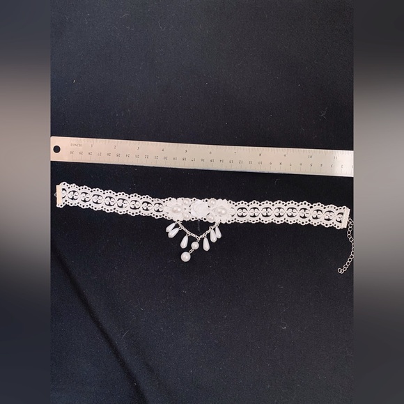 Jewelry - VICTORIAN CROCHET LACE PEARL CHOKER